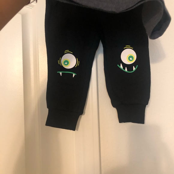 Halloween Outfit - Picture 2 of 4